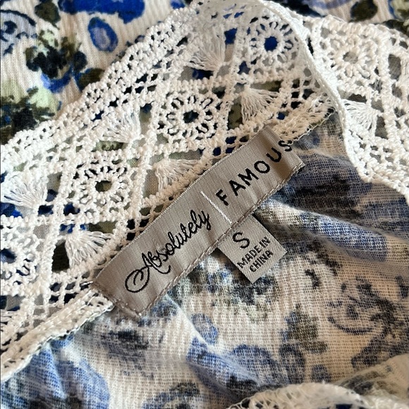 NWT Absolutely Famous Top Size Small - Picture 4 of 6